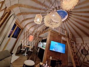 Read more about the article Osada Witowo JurtCamp w Grudniu – Glamping w kazachskiej jurcie