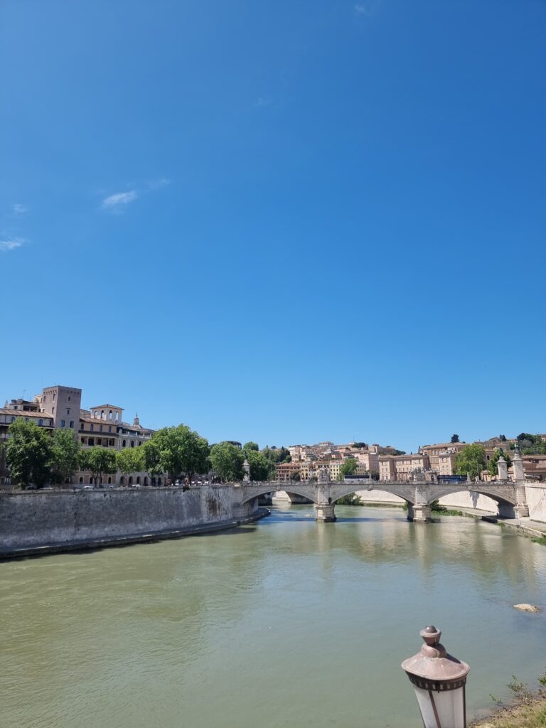 dzieci w rzymie na wakacjach