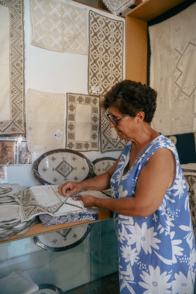 Koronki cypr - - z wody ladu i powietrza