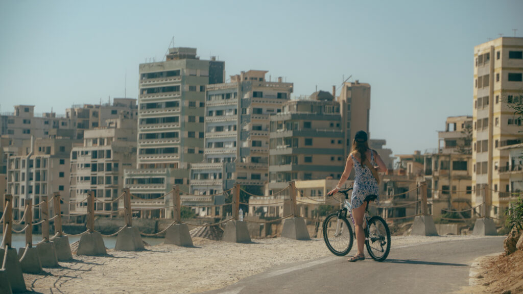 Zwiedzanie Cypru północnego rowerem - - z wody ladu i powietrza