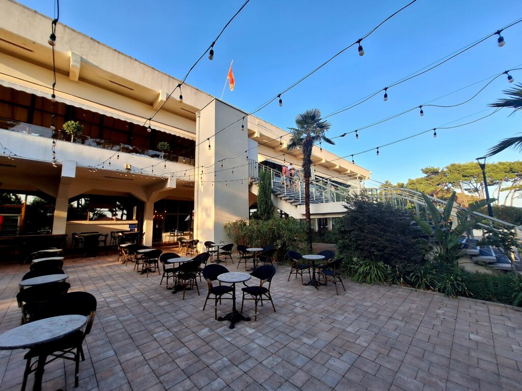 Bar w Azul Resort Czanogóra