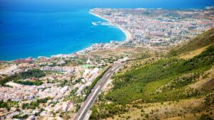 Read more about the article Costa del Sol – kiedy jechać, żeby nie trafić na upały i tłumy?