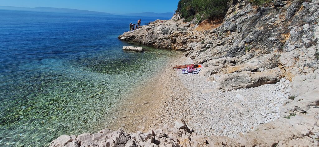Chorwacja plaża na zatoczkach