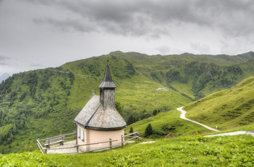 Tyrol – gdzie jechać na aktywne wakacje w Alpach? - klimat i lokalna kultura
