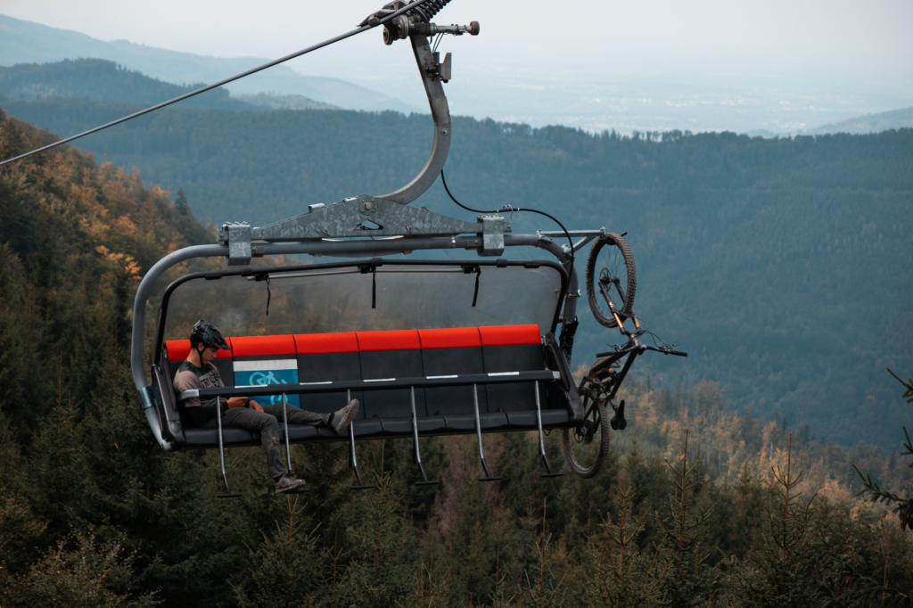 Weekend w polskich górach: mniej znane szlaki w Tatrach i Beskidach - widok i atrakcje